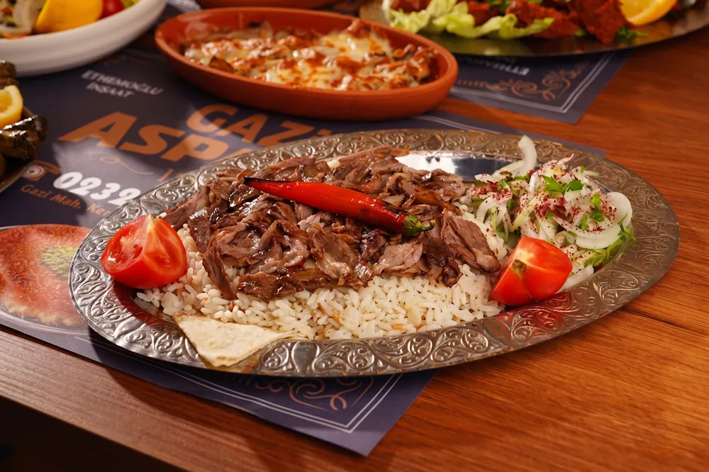 Pilav Üstü Döner